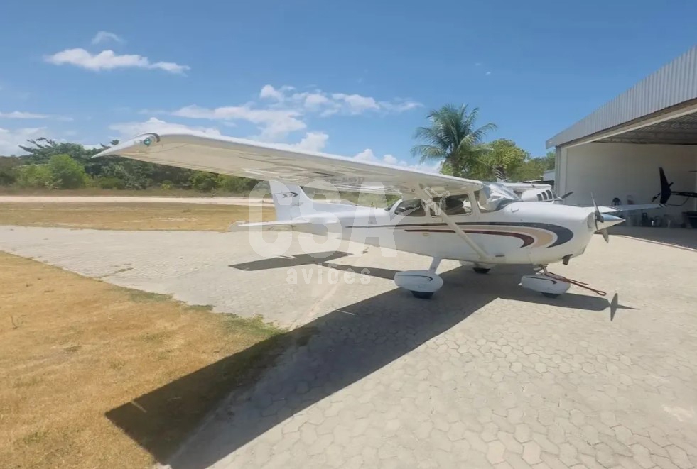 Veja o produto: 172S-SKYHAWK-SP