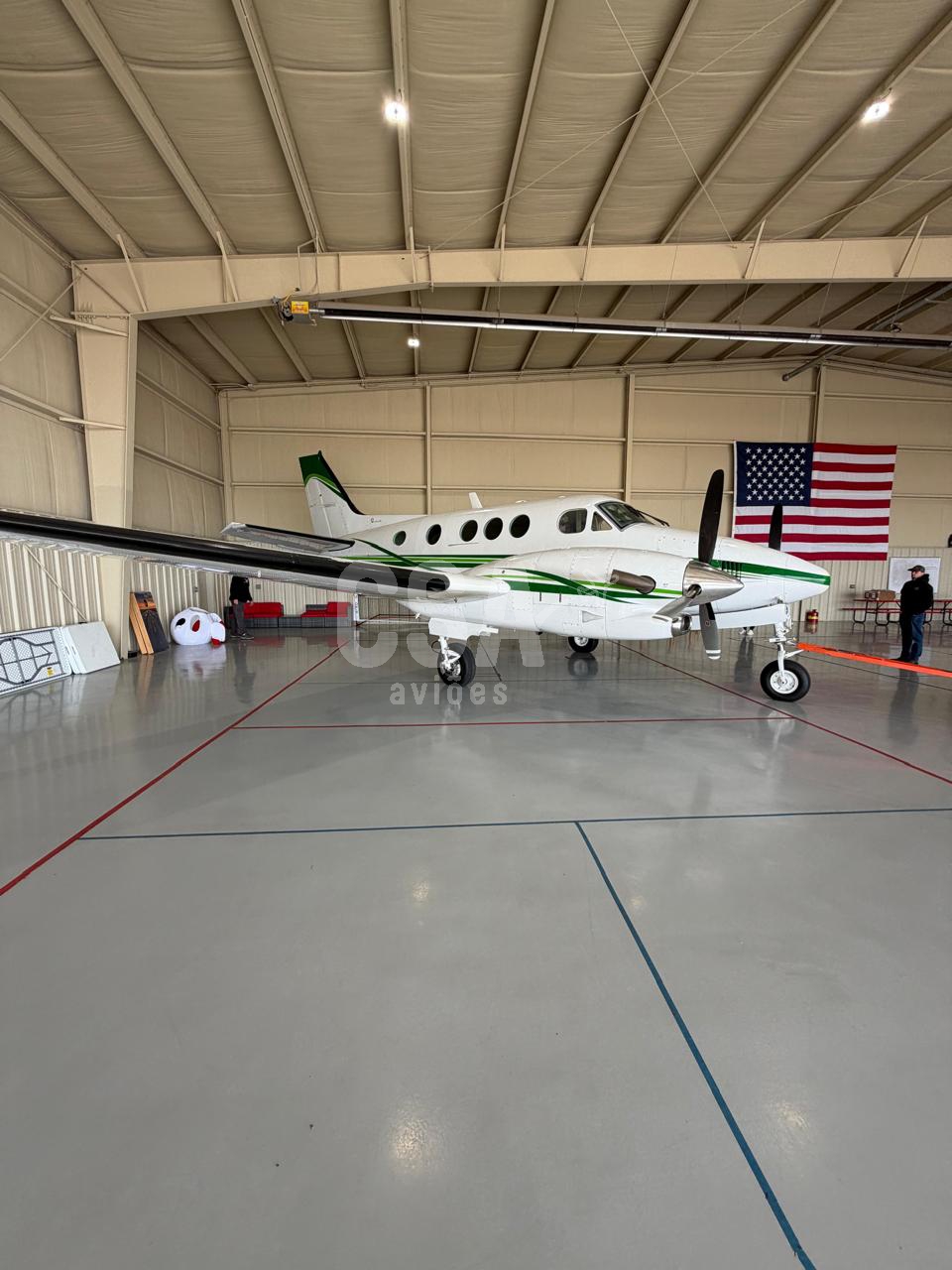 Veja o produto: KING AIR C90A